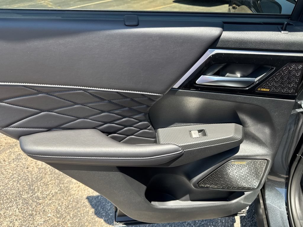 New 2026 Mitsubishi Outlander SEL FWD image 39