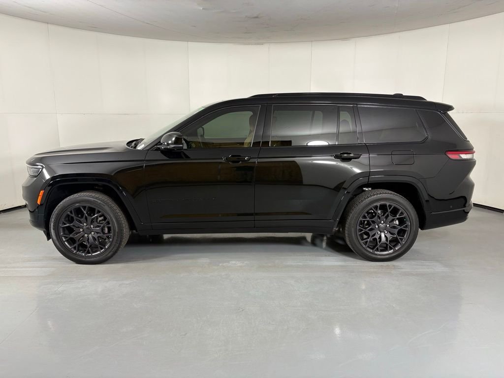 Used 2025 Jeep Grand Cherokee L Summit AWD/4WD image 5