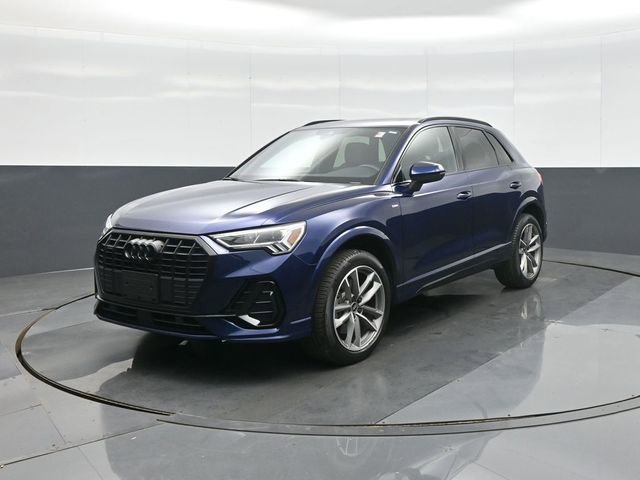 Used 2023 Audi Q3 2.0T Premium Plus w/ Premium Plus Package image 3