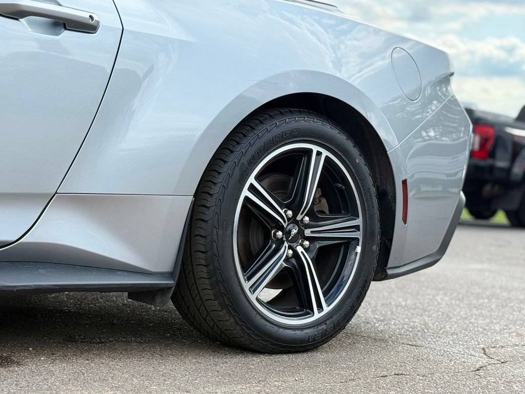 Used 2025 Ford Mustang Premium RWD image 43