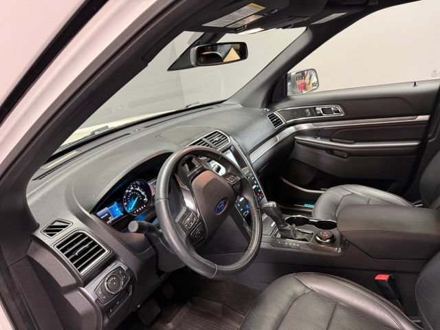 Used 2018 Ford Explorer Sport w/ Equipment Group 401A AWD/4WD image 16