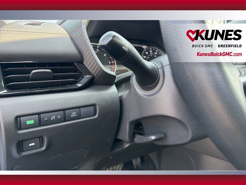Used 2025 Nissan Sentra SV FWD image 17