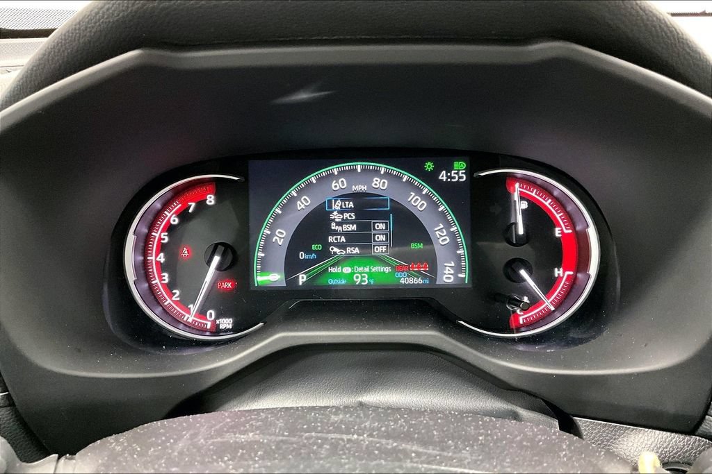Used 2025 Toyota RAV4 XLE FWD image 25
