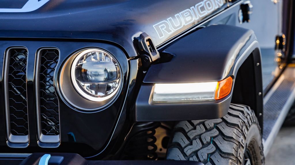 Used 2023 Jeep Wrangler Unlimited Rubicon 4xe image 4