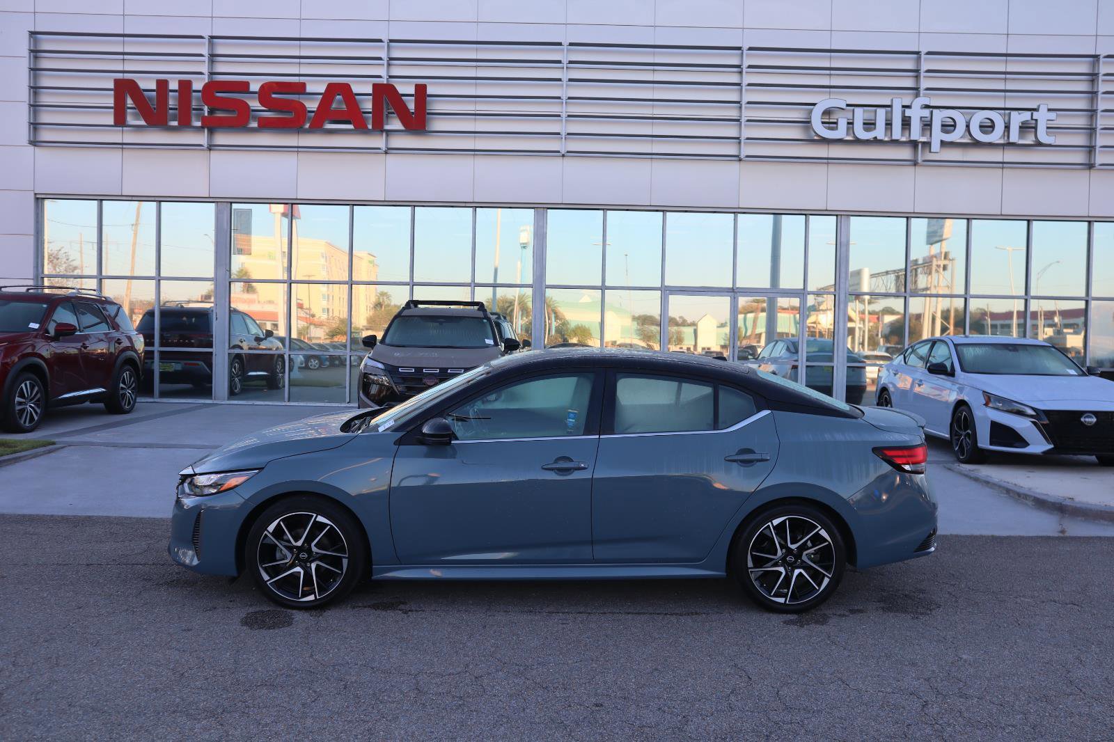 Used 2024 Nissan Sentra SR image 3