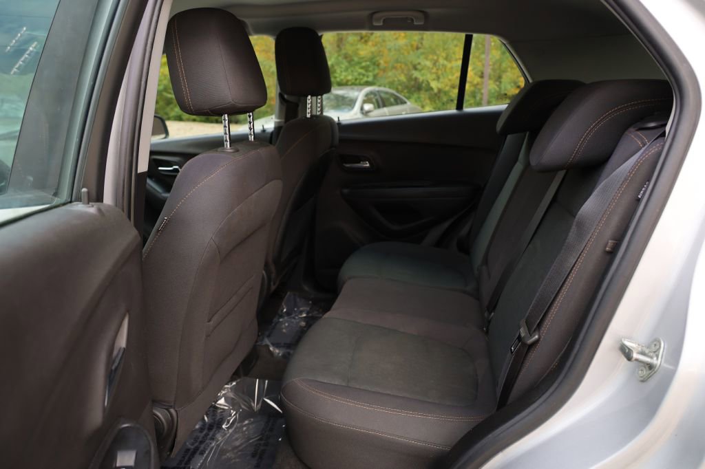 Used 2017 Chevrolet Trax LS image 18