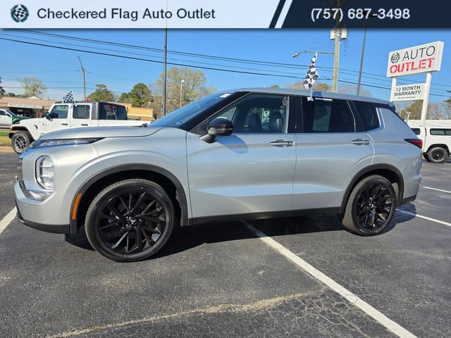 Used 2022 Mitsubishi Outlander SEL Black Edition image 2