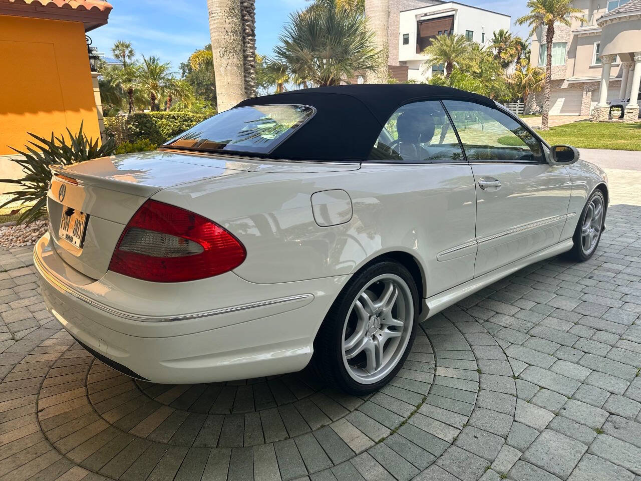 Used 2009 Mercedes-Benz CLK 550 Cabriolet image 42