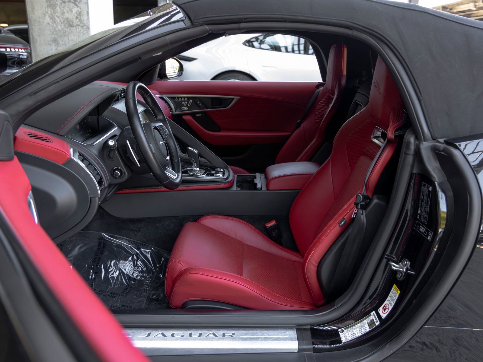 Used 2024 Jaguar F-TYPE R-Dynamic RWD image 28