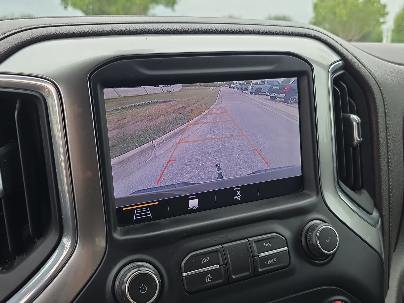 Used 2019 Chevrolet Silverado 1500 LTZ w/ LTZ Texas Edition AWD/4WD image 19