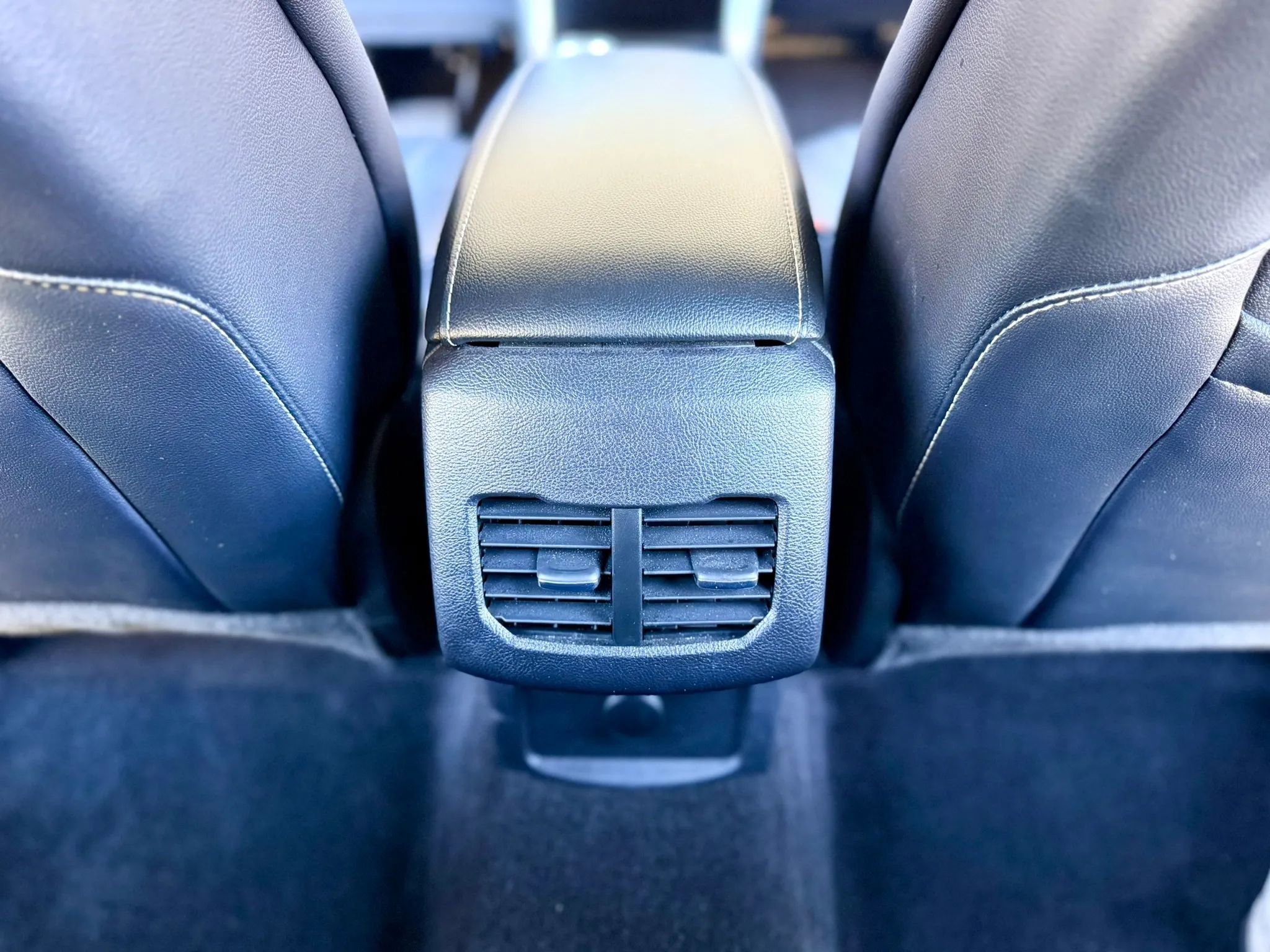 Used 2017 Ford Fusion SE w/ Fusion SE Technology Package image 20