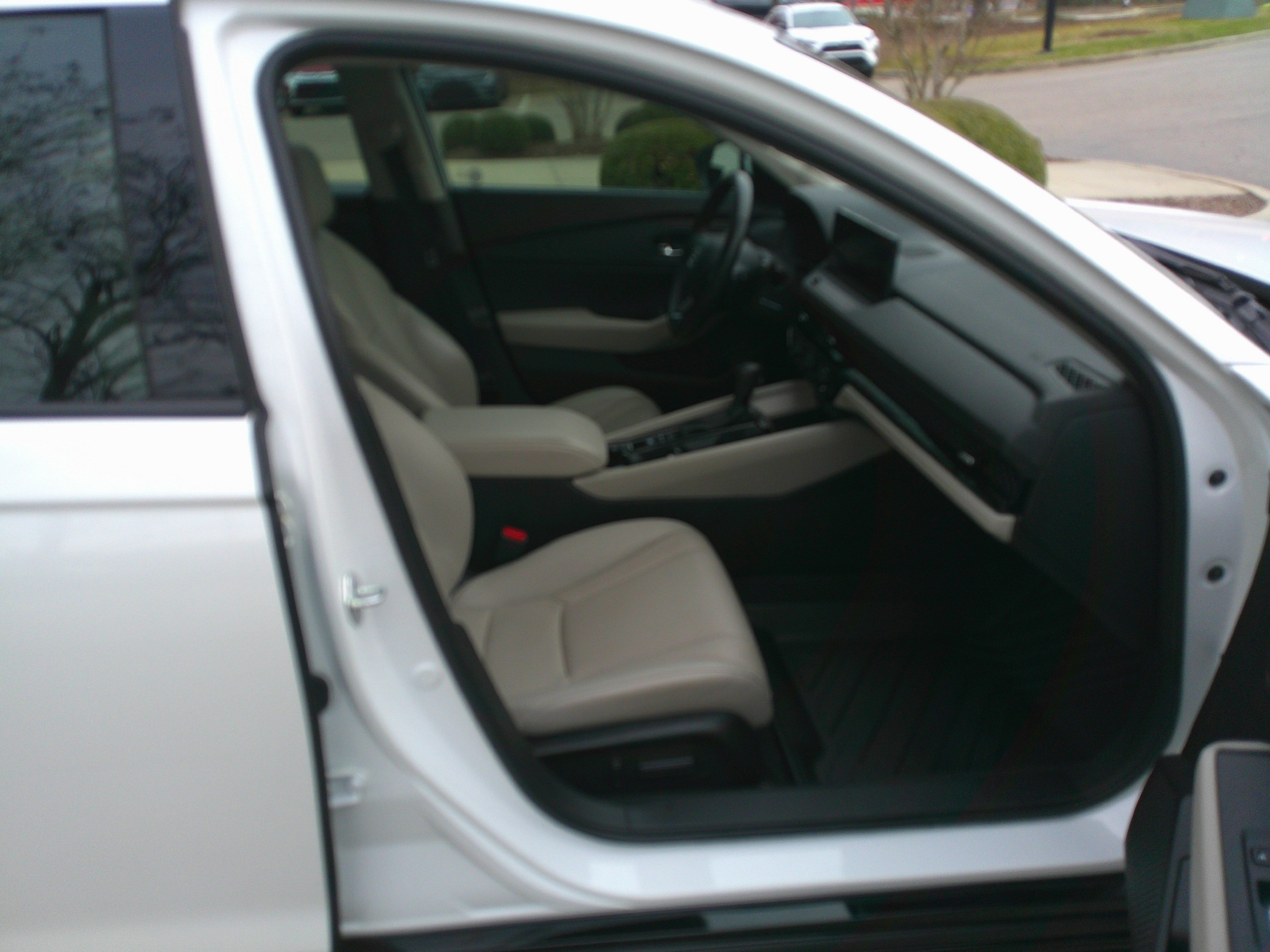 Used 2023 Honda Accord EX-L image 33