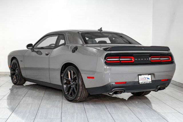 Used 2019 Dodge Challenger R/T w/ Blacktop Package image 8