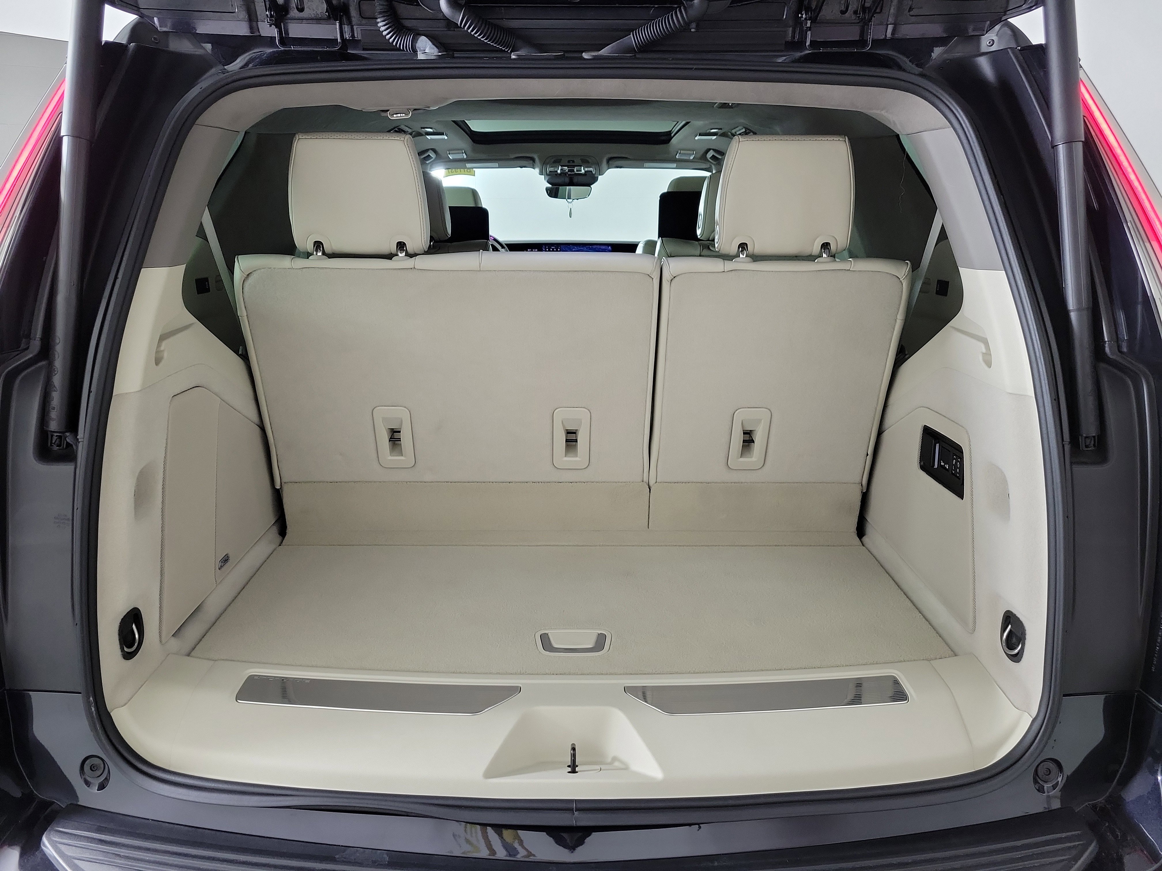 Used 2025 Cadillac Escalade Sport Platinum image 25
