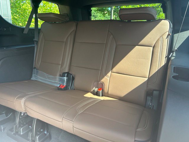 New 2026 Chevrolet Suburban High Country AWD/4WD image 19
