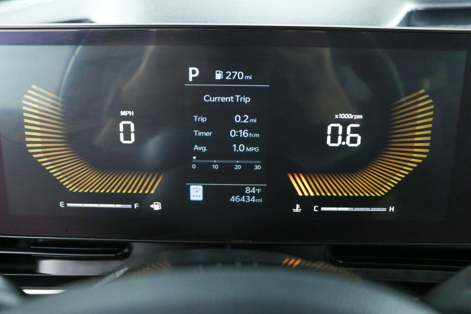 Used 2025 Kia Carnival FWD image 15
