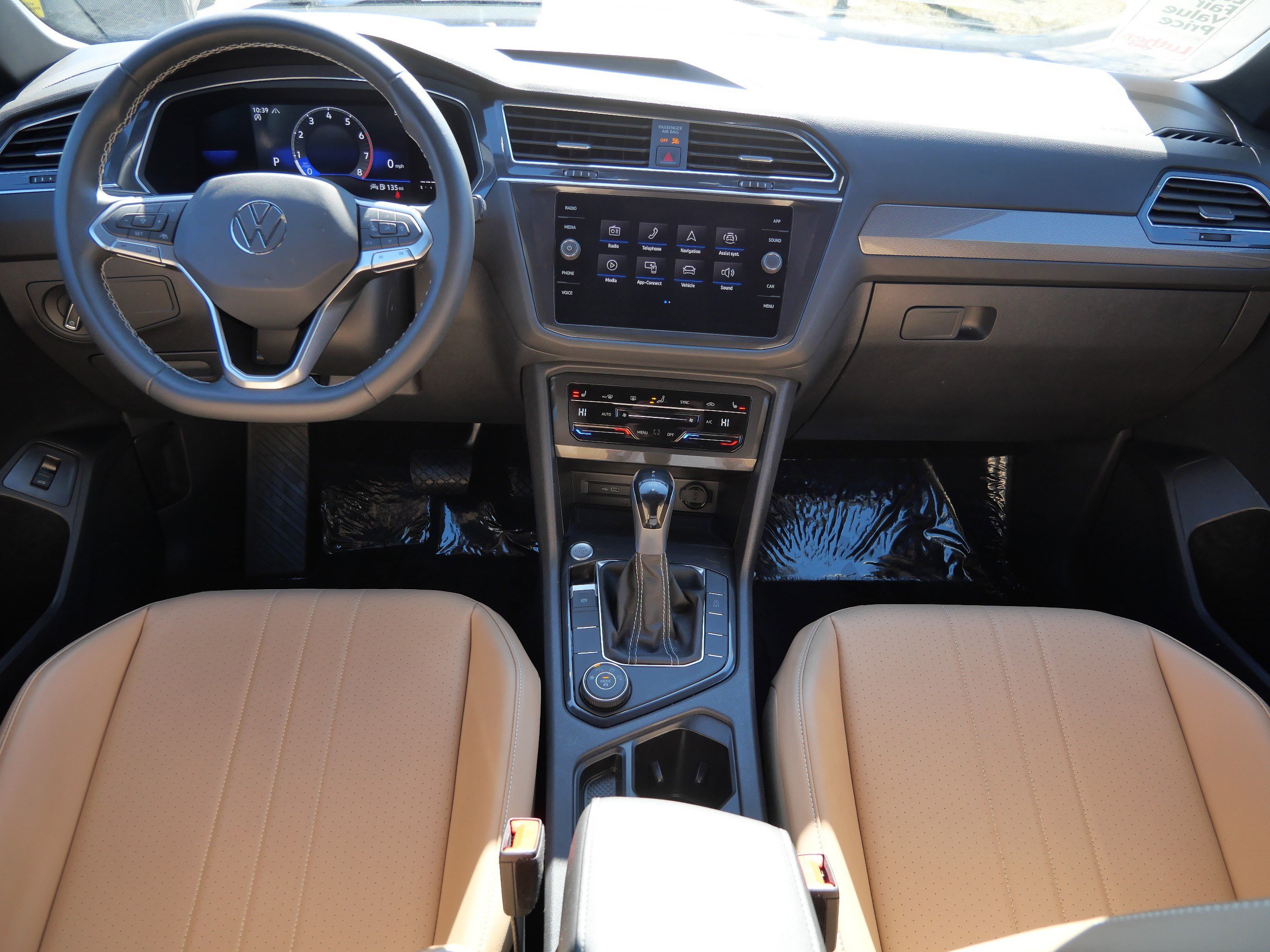 Certified 2022 Volkswagen Tiguan SE image 10