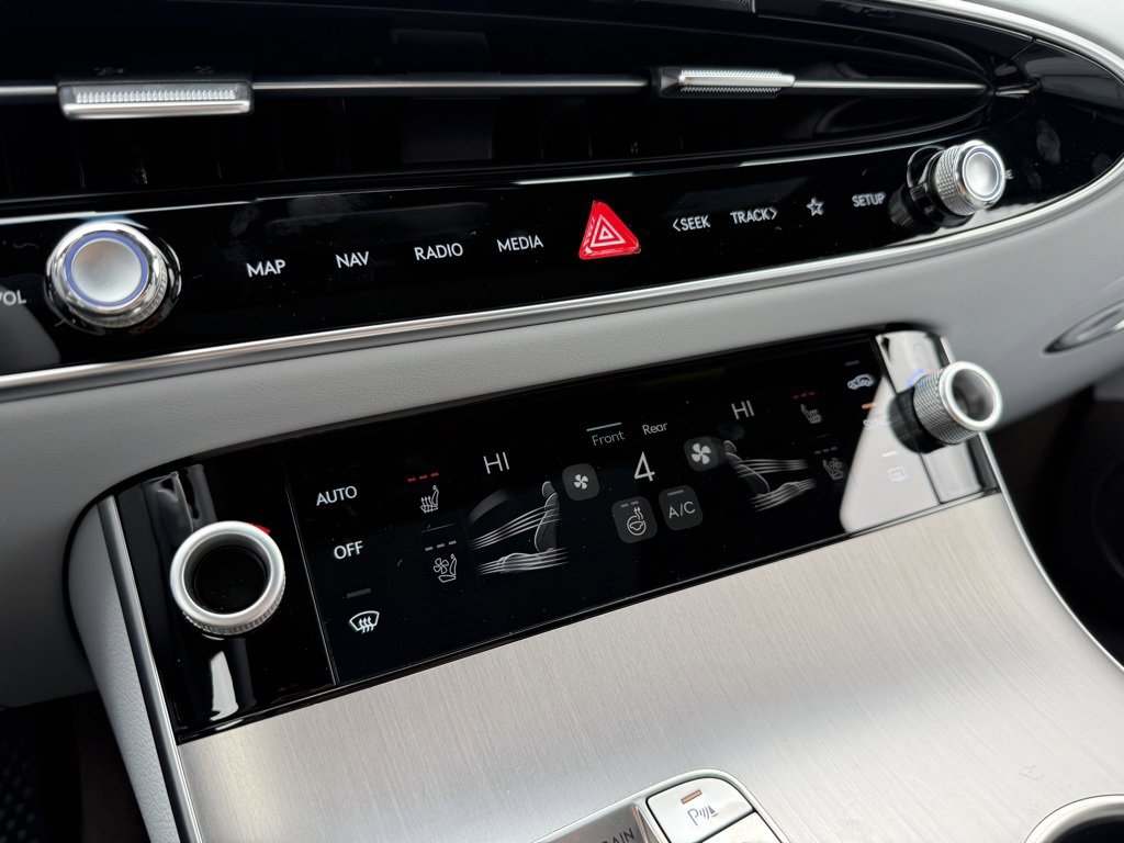 Used 2026 Genesis GV70 2.5T Advanced image 27