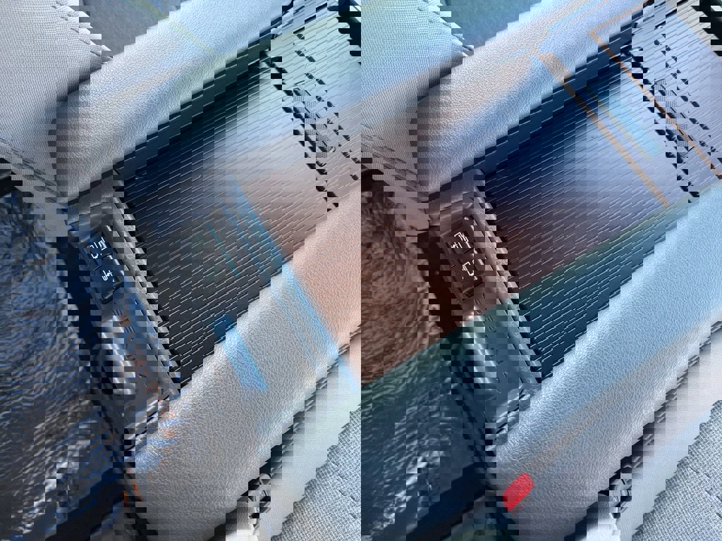 Used 2024 Toyota Sienna LE image 20