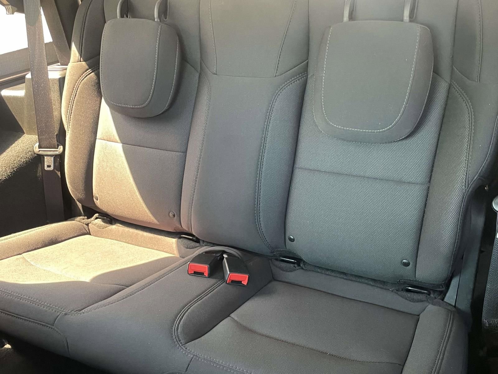 Used 2022 Jeep Wrangler Sport image 12