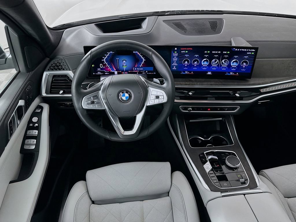 Used 2023 BMW X7 xDrive40i w/ Parking Assistance Package image 23