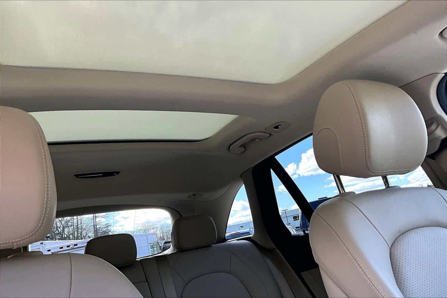 Used 2019 Mercedes-Benz GLC 300 4MATIC image 14