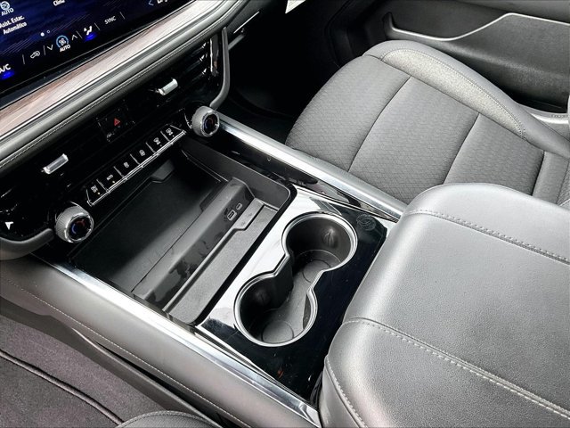 Used 2026 Chevrolet Suburban LS RWD image 15