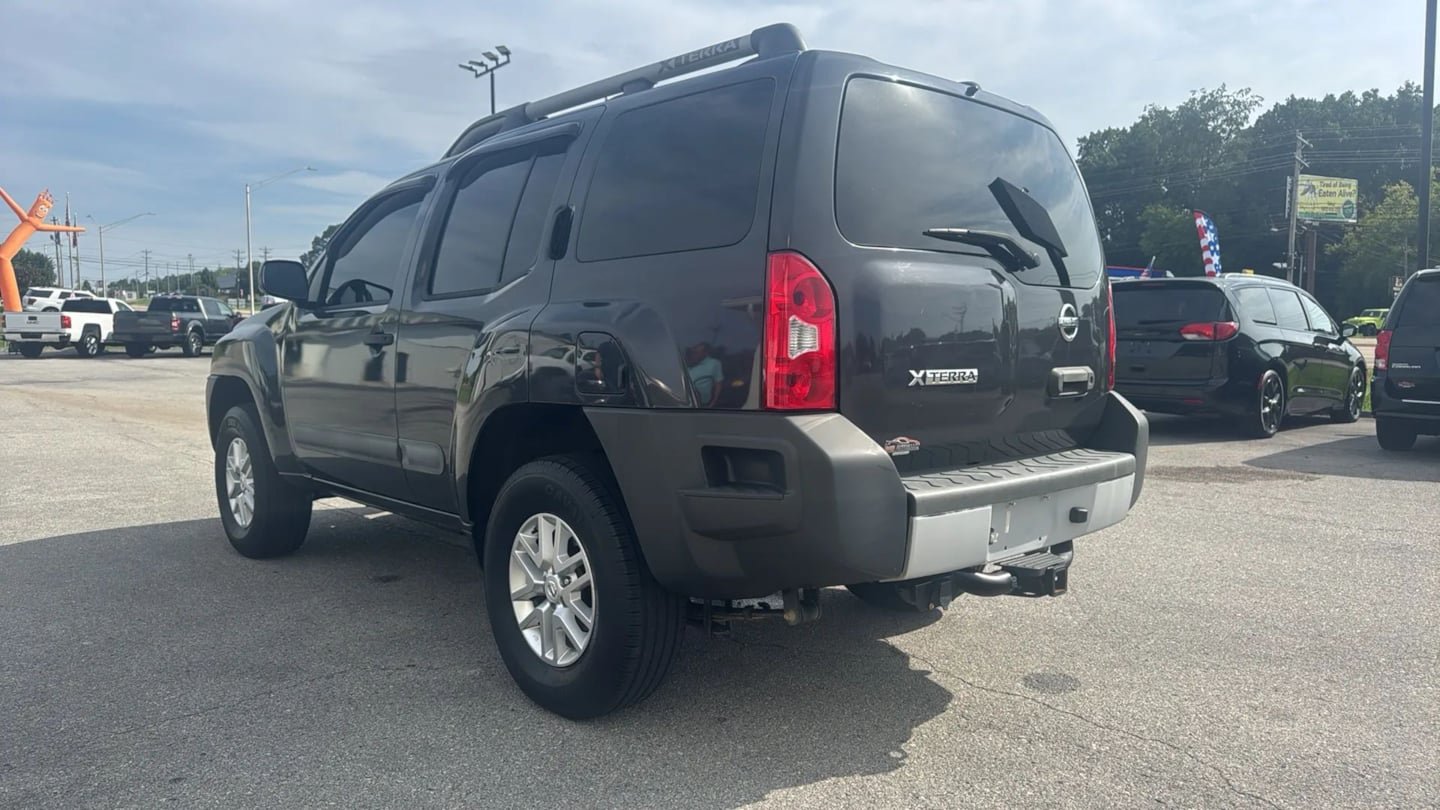 Used 2015 Nissan Xterra S RWD image 3