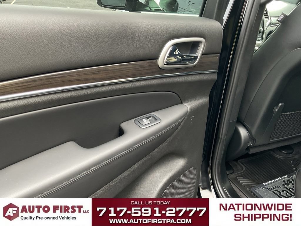 Used 2018 Jeep Grand Cherokee Overland AWD/4WD image 9