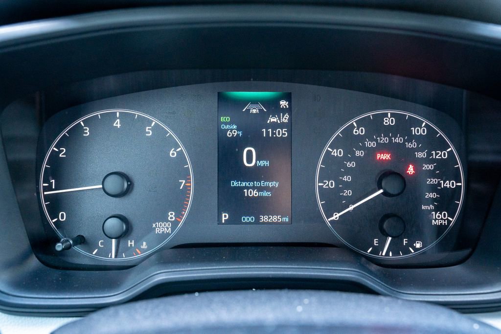 Certified 2025 Toyota Corolla SE image 17