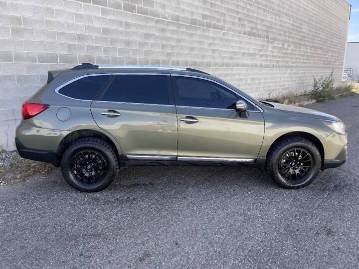 Used 2019 Subaru Outback 3.6R Touring w/ Popular Package #3A AWD/4WD image 4