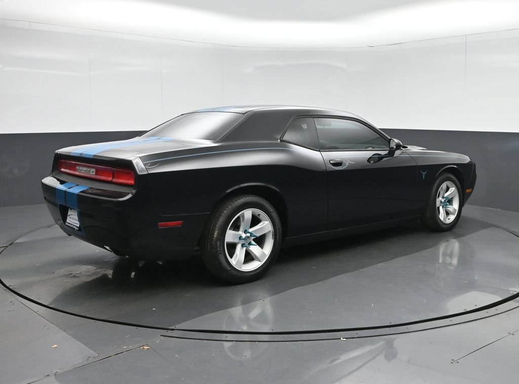 Used 2012 Dodge Challenger SXT RWD image 7