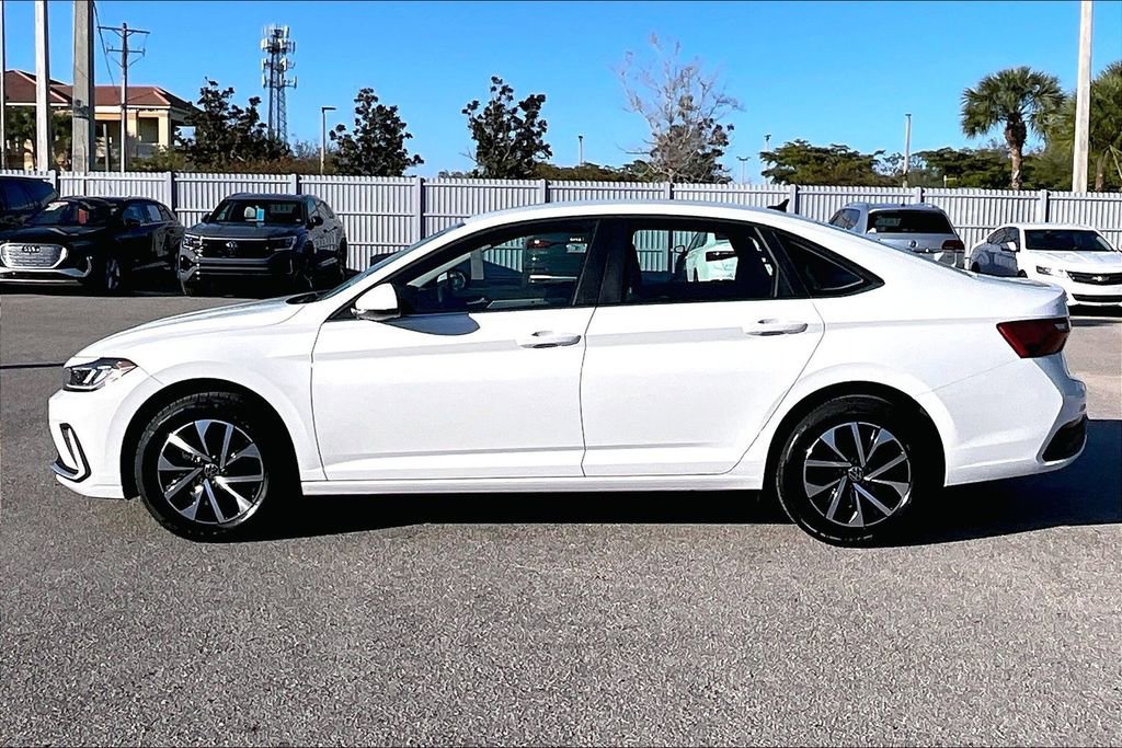 Certified 2025 Volkswagen Jetta S image 8