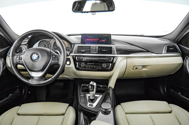 Used 2018 BMW 330e RWD image 11