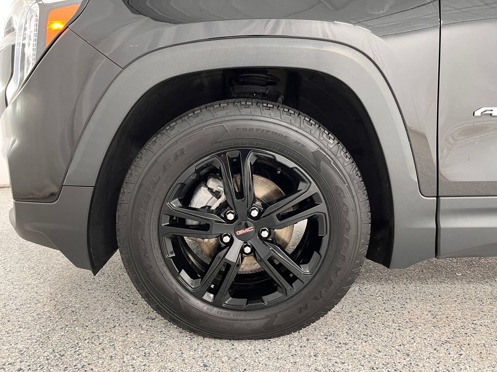 Used 2022 GMC Terrain AT4 AWD/4WD image 32