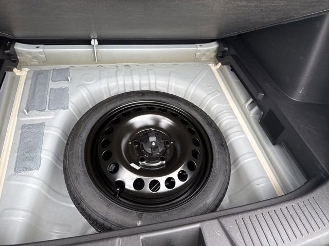 Used 2025 Chevrolet Trax LT FWD image 12
