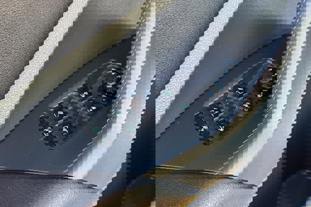 Used 2019 Volkswagen Jetta S w/ Driver Assistance Package image 12