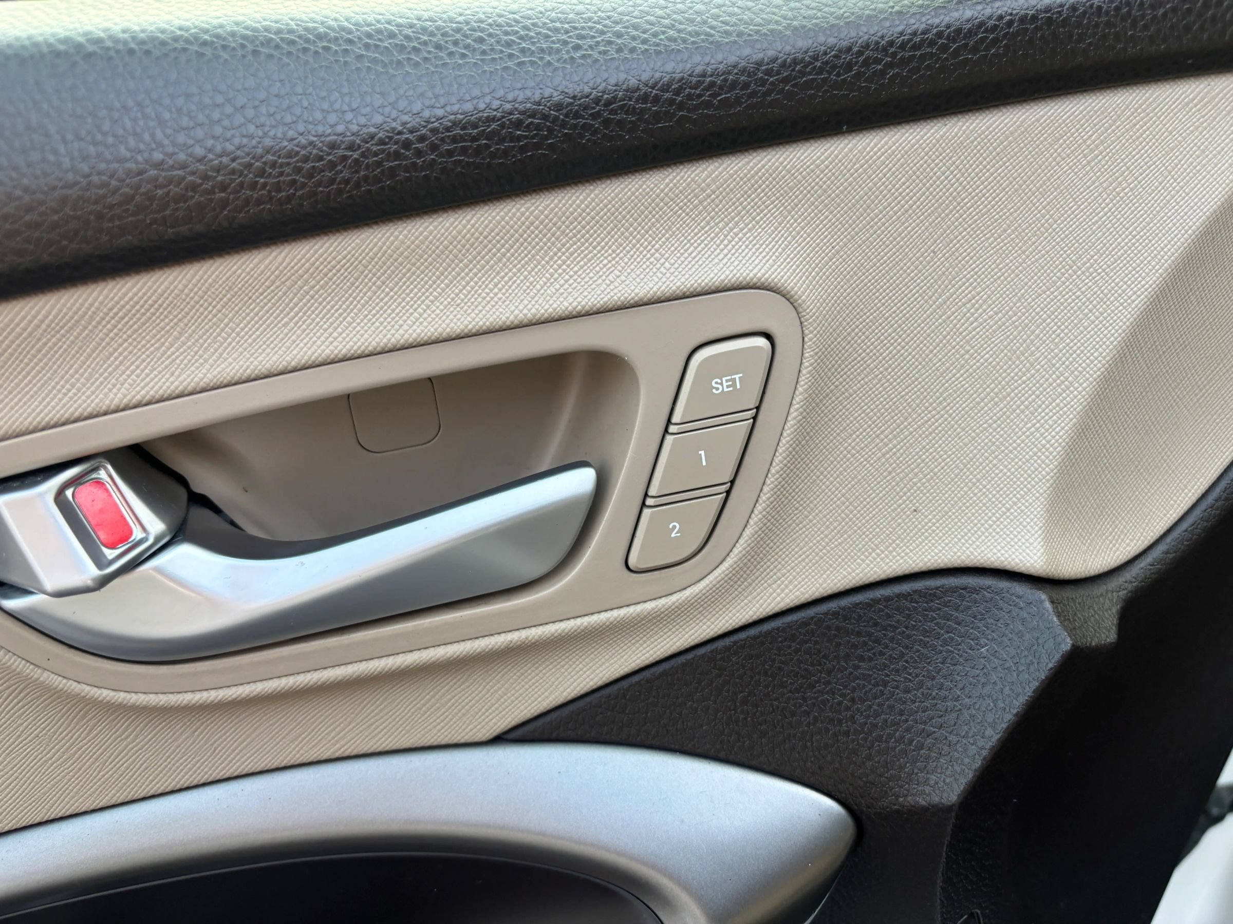 Used 2019 Hyundai Santa Fe XL AWD/4WD image 18
