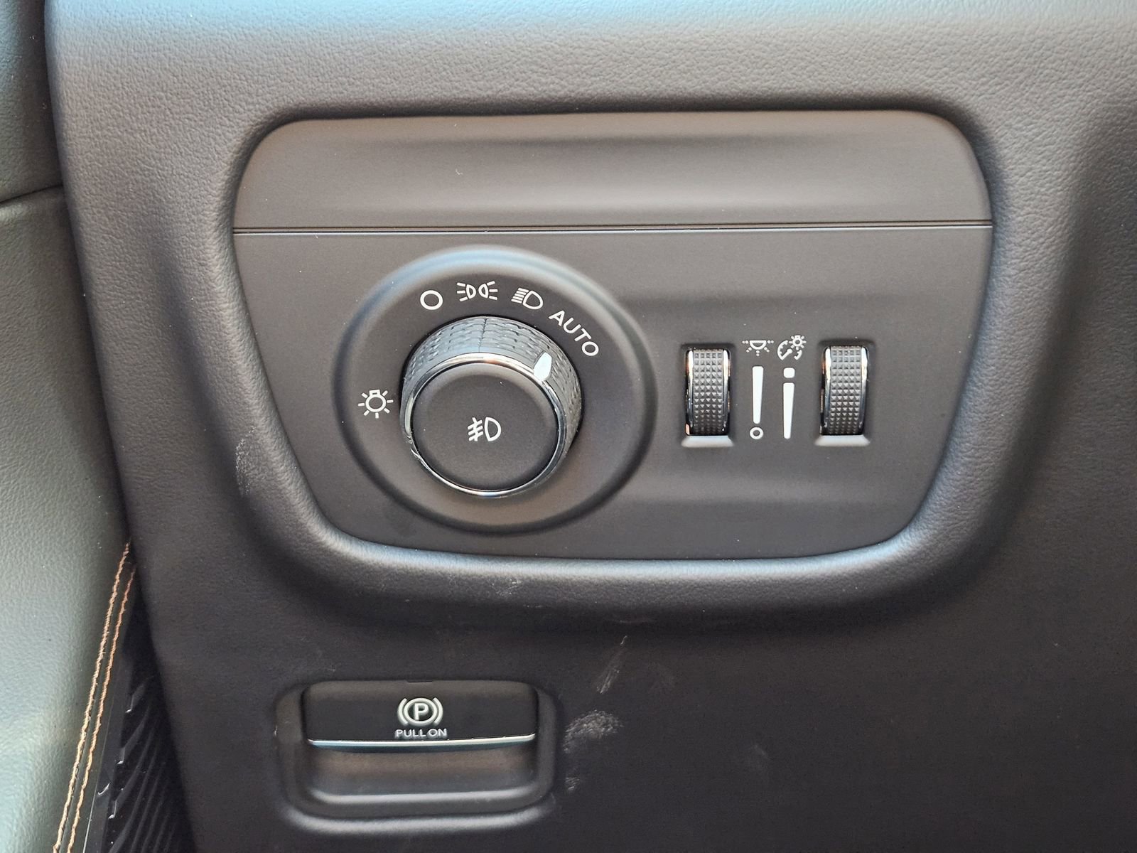 New 2026 Jeep Grand Cherokee L Summit w/ Obsidian Package image 23