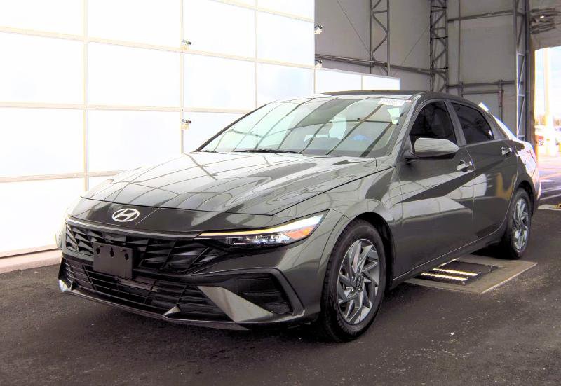 Used 2024 Hyundai Elantra SEL image 5