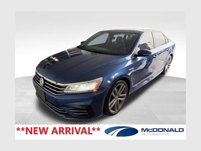Used 2017 Volkswagen Passat 1.8T R-Line FWD image 1