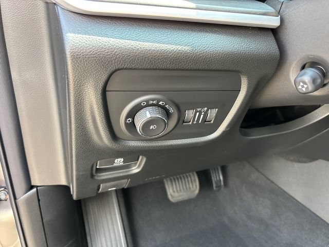 New 2026 Jeep Grand Cherokee Limited w/ Luxury Tech Group II AWD/4WD image 17