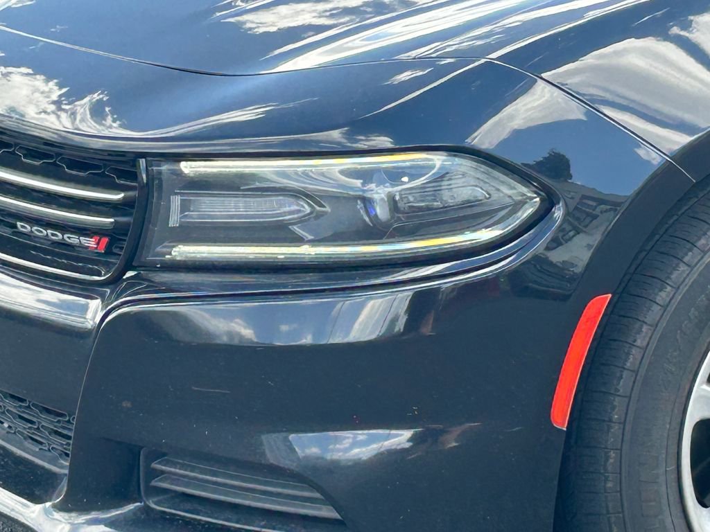 Used 2017 Dodge Charger SE RWD image 11