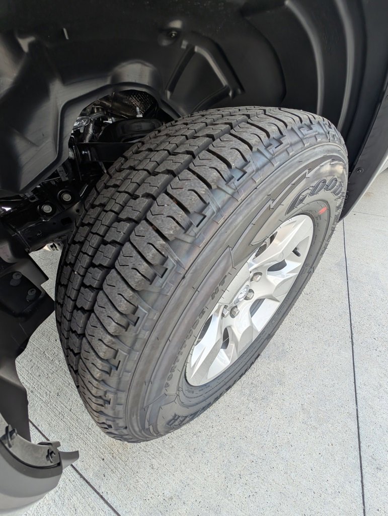 New 2026 RAM 1500 4x4 Crew Cab image 46