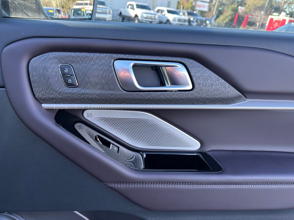 New 2025 Ford Explorer Platinum image 37