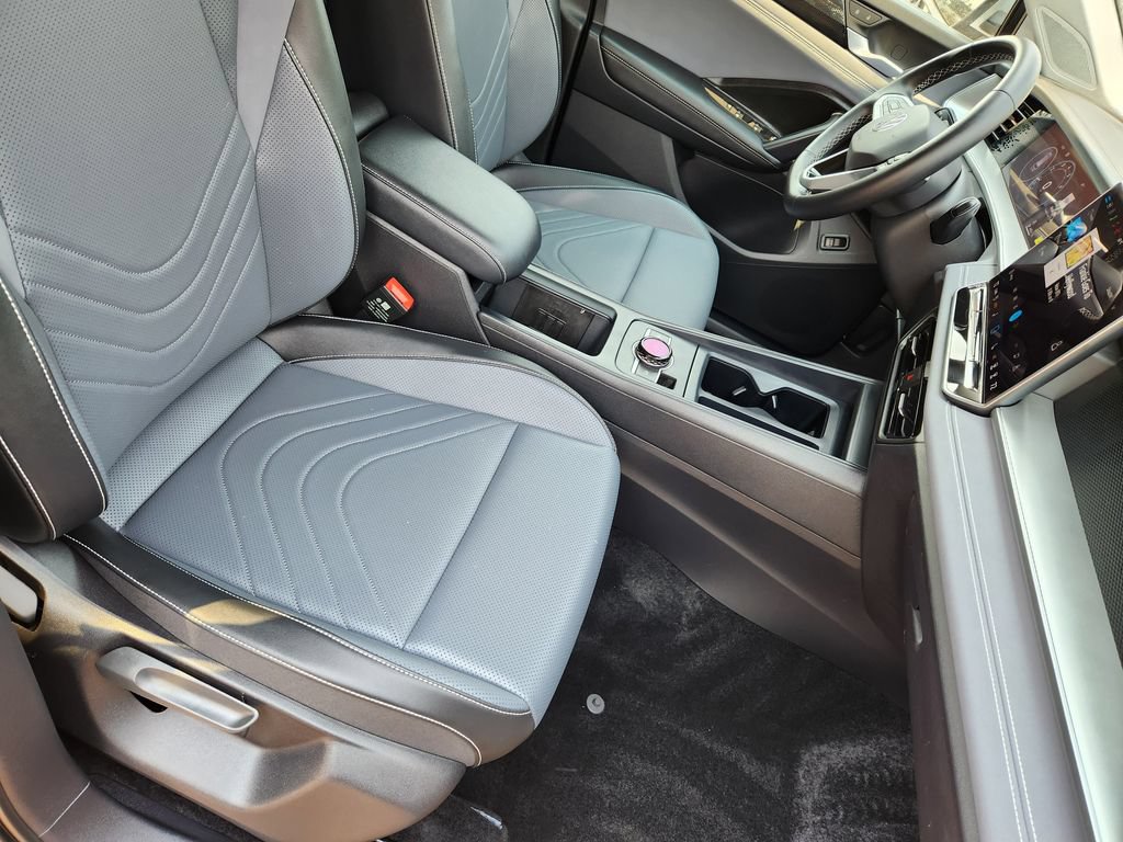 Certified 2026 Volkswagen Tiguan SE AWD/4WD image 11