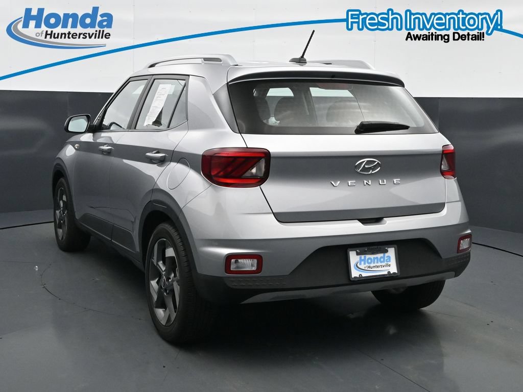 Used 2025 Hyundai Venue SEL FWD image 7