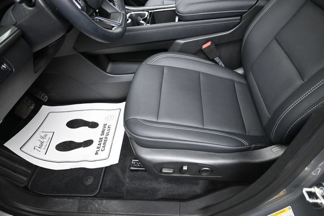Used 2026 Chevrolet Traverse LT w/ Driver Confidence Package FWD image 15