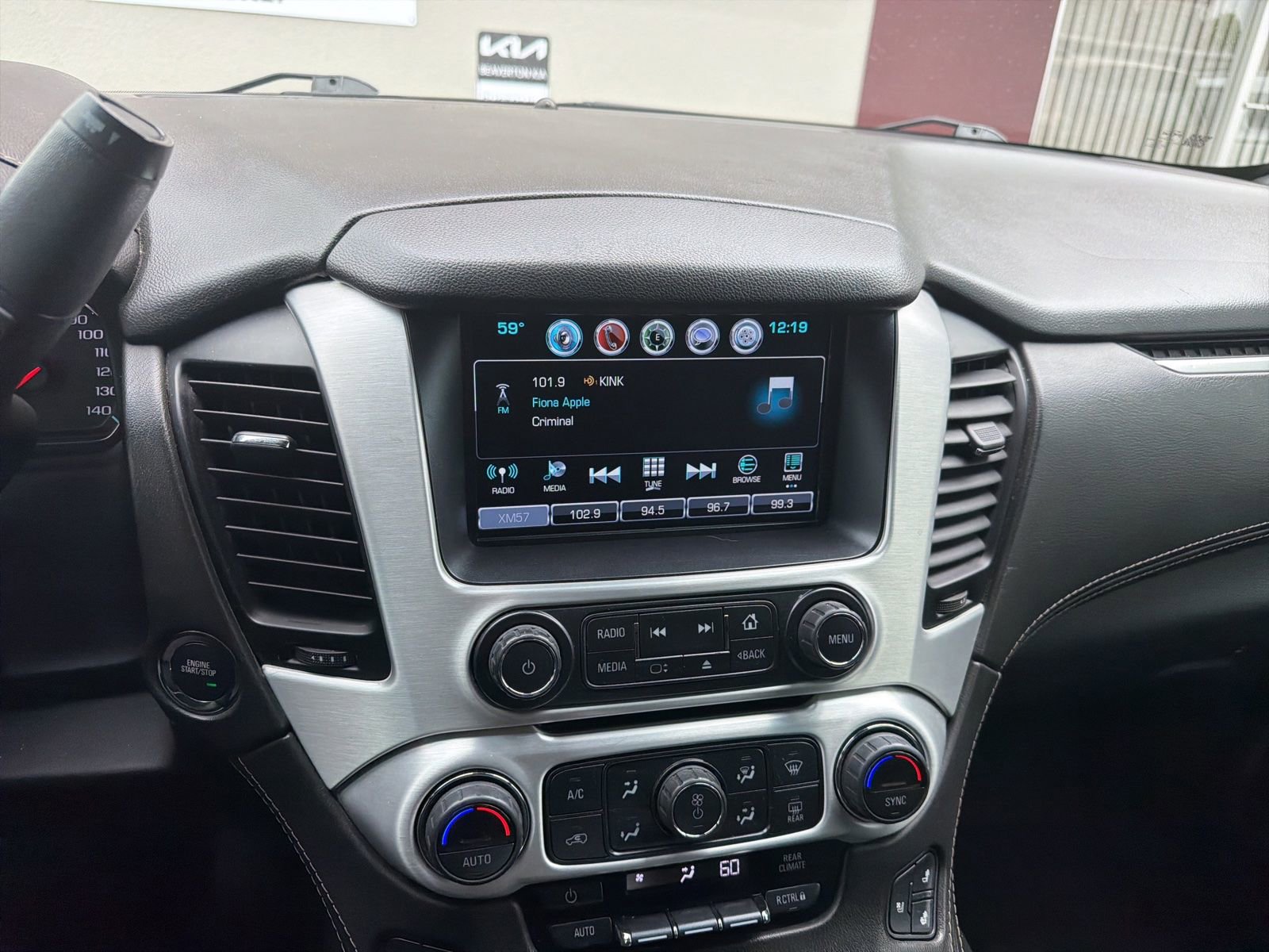 Used 2020 GMC Yukon XL SLT w/ Open Road Package AWD/4WD image 8