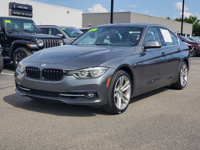 Used 2018 BMW 330i xDrive Sedan w/ Convenience Package AWD/4WD image 2